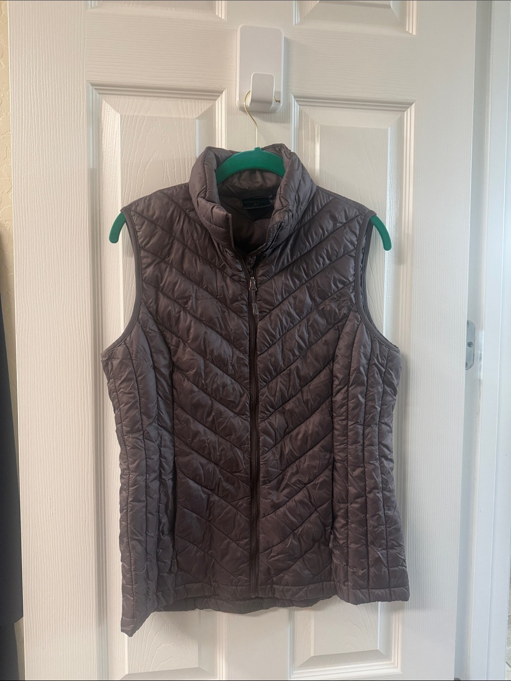 32 Degrees Quilted Puffer Vest in Charcoal Gray